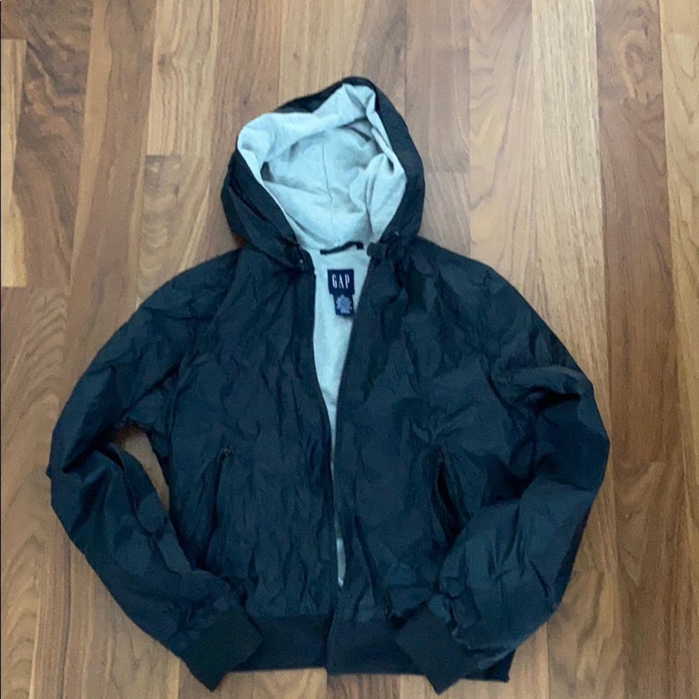 Gap light weight black jacket with lining. New